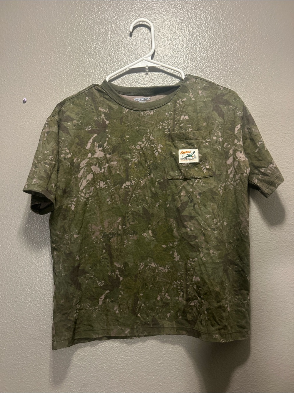 Old Navy Boys Oversized Green Camo Pocket T-Shirt Size Large 10-12